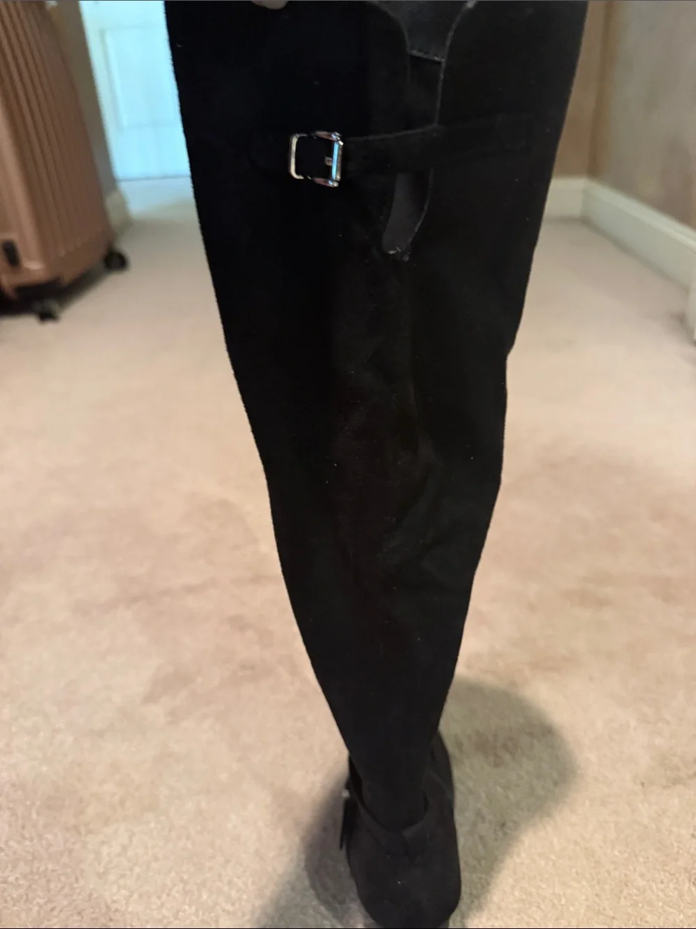 Women’s Black faux Suede Knee-High Heeled Boots